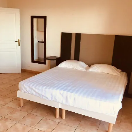 By The Sea, Calm With Terrace, Near Monaco דירה בוסוליי